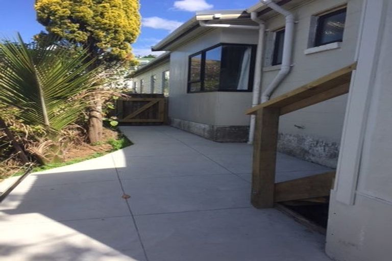 Photo of property in 80 Bell Street, Tawa, Wellington, 5028