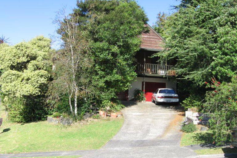 Photo of property in 5 Oaktree Avenue, Browns Bay, Auckland, 0630