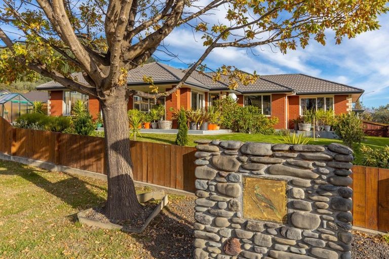 Photo of property in 2 Tui Drive, Picton, 7220