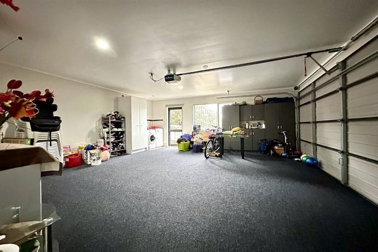 Photo of property in 60a Donovan Avenue, Massey, Auckland, 0614
