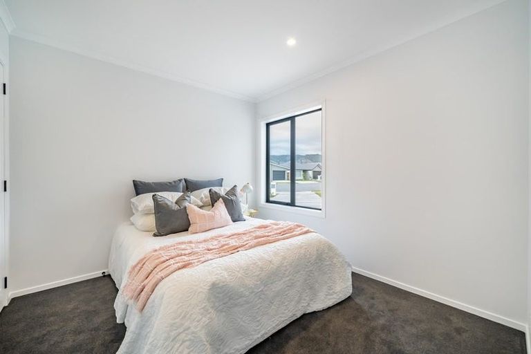 Photo of property in 15 Te Awa Rere Grove, Stokes Valley, Lower Hutt, 5019