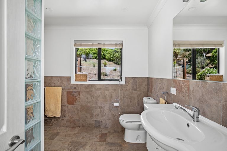 Photo of property in 27 Old Golf Course Road, Bridge Hill, Alexandra, 9320