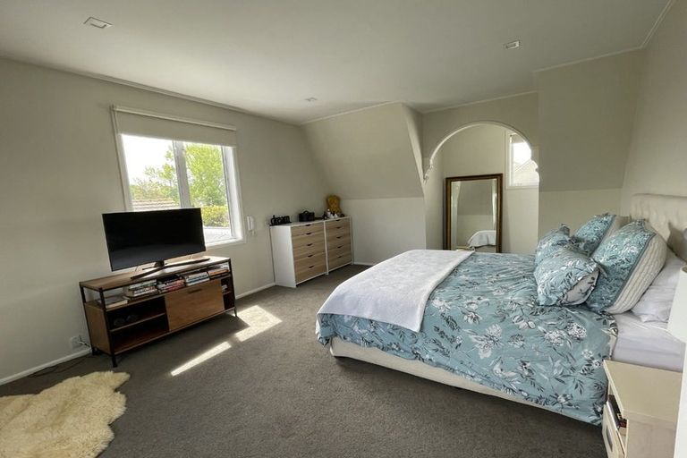 Photo of property in 16 Poynder Avenue, Merivale, Christchurch, 8014