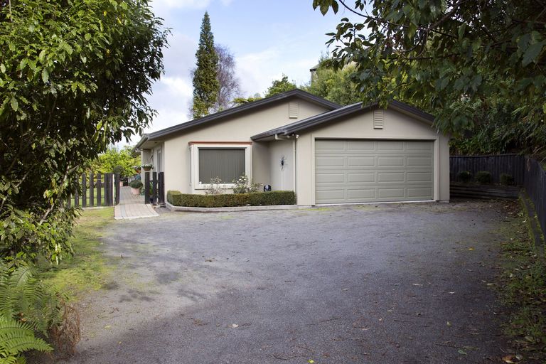 Photo of property in 6/92 Wakeman Road, Acacia Bay, Taupo, 3330