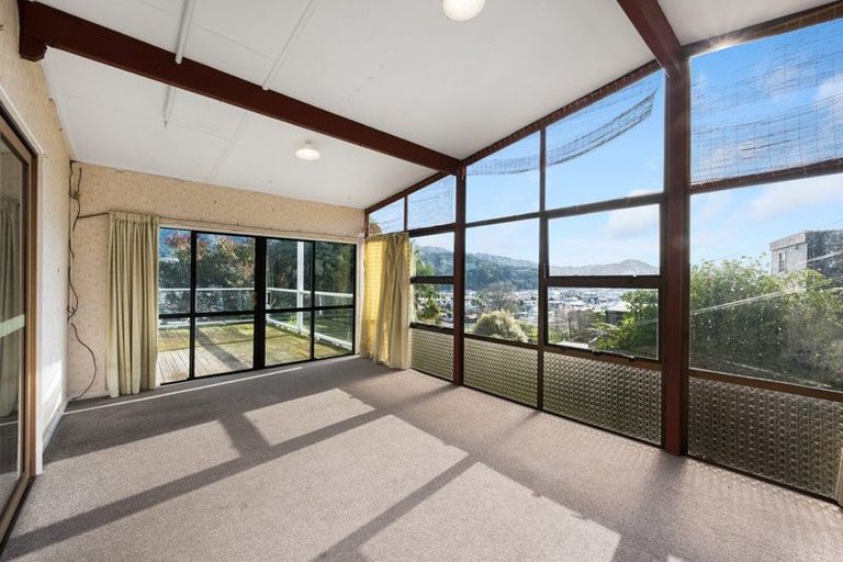 Photo of property in 126 Wellington Street, Picton, 7220