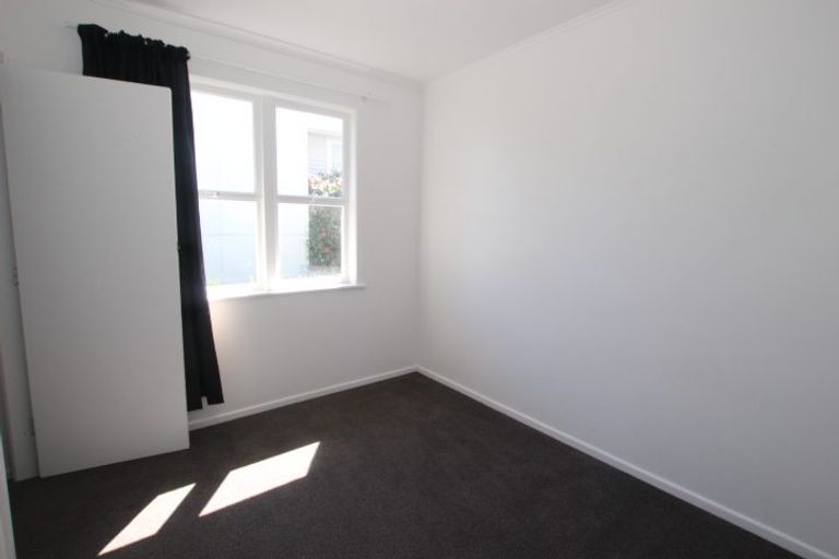 Photo of property in 126 View Road, Sunnyvale, Auckland, 0612