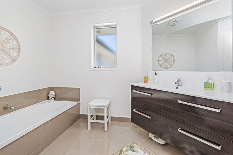 Photo of property in 9 Summerfield Way, Parahaki, Whangarei, 0112