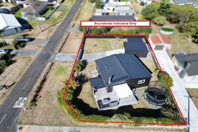Photo of property in 8a Te Awa Street, Foxton Beach, Foxton, 4815