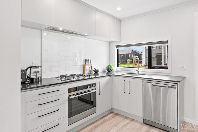 Photo of property in 3 Reakes Crescent, Wallaceville, Upper Hutt, 5018