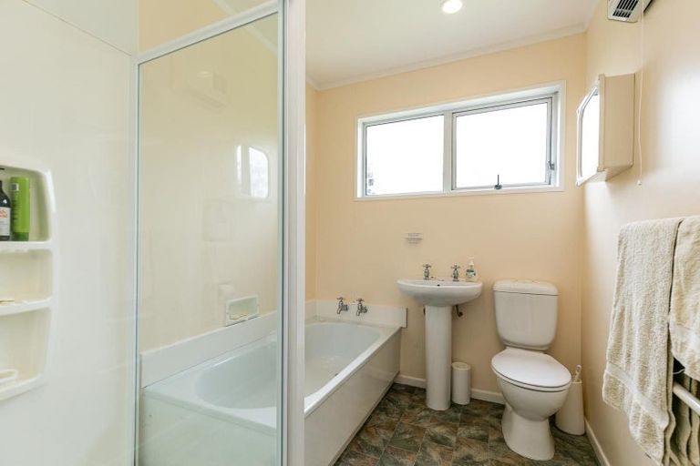 Photo of property in 9 Epping Grove, Karori, Wellington, 6012