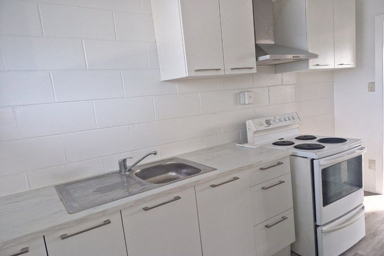 Photo of property in 107 Waltham Road, Sydenham, Christchurch, 8023