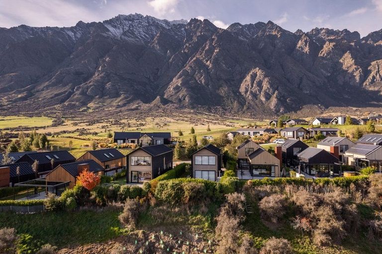 Photo of property in 25 Double Cone Road, Jacks Point, Queenstown, 9371