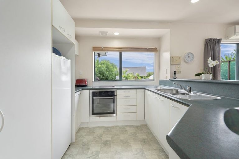 Photo of property in 3 Tokay Place, Huapai, Kumeu, 0810