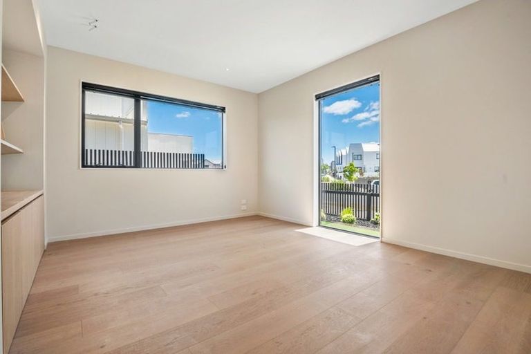 Photo of property in 43 Bristol Freighter Road, Hobsonville, Auckland, 0616