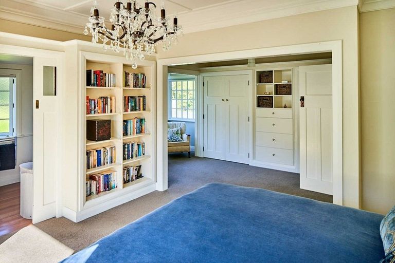 Photo of property in 3 Dillon Street, Lowry Bay, Lower Hutt, 5013