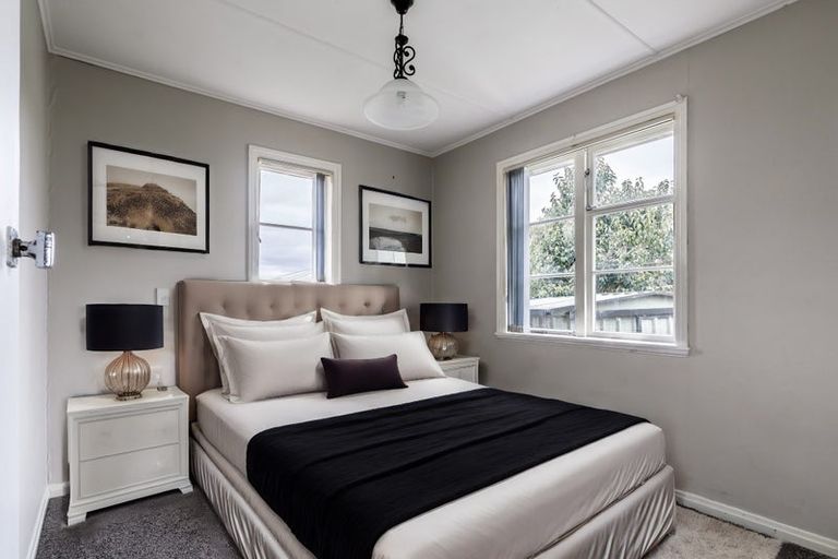 Photo of property in 110 Astley Avenue, New Lynn, Auckland, 0600