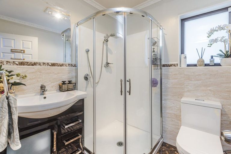 Photo of property in 50b Great South Road, Manurewa, Auckland, 2102