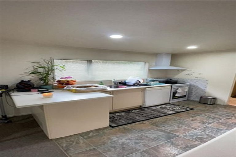 Photo of property in 9j View Road, Glenfield, Auckland, 0627