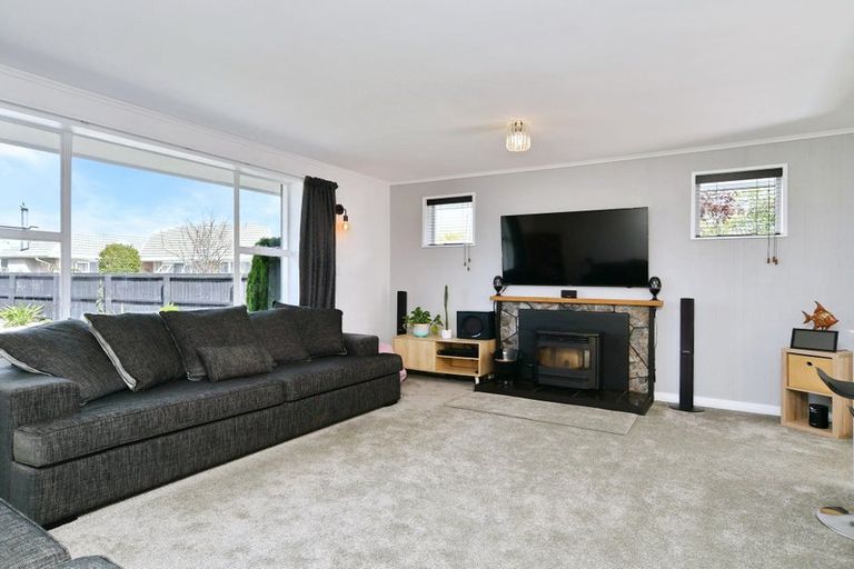 Photo of property in 7 Barclay Place, Burwood, Christchurch, 8061
