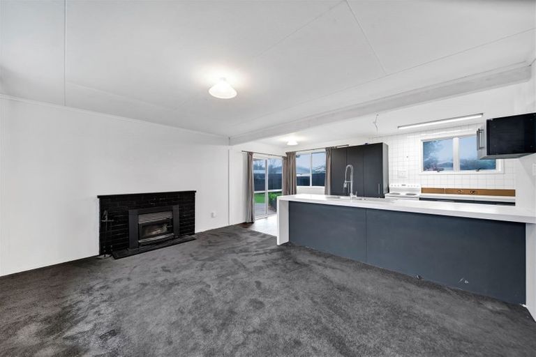 Photo of property in 16 Oleander Place, Bell Block, New Plymouth, 4312