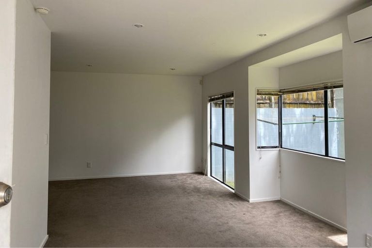 Photo of property in 3 Sun Place, Henderson, Auckland, 0612