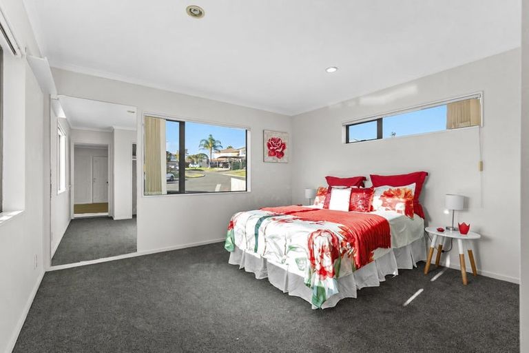 Photo of property in 9 Staten Place, Mangere, Auckland, 2022