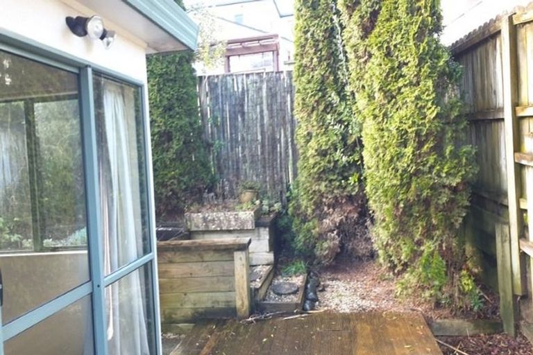 Photo of property in 6 Northcross Drive, Oteha, Auckland, 0632