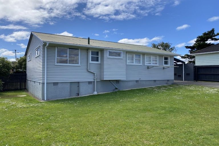 Photo of property in 17 Ellen Street, Manurewa East, Auckland, 2102