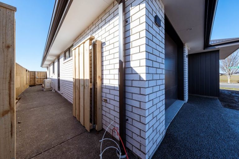 Photo of property in 2 Waituna Street, Pegasus, 7612