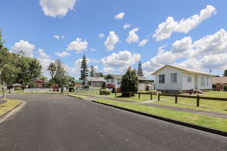 Photo of property in 9 Harlock Place, Huntly, 3700