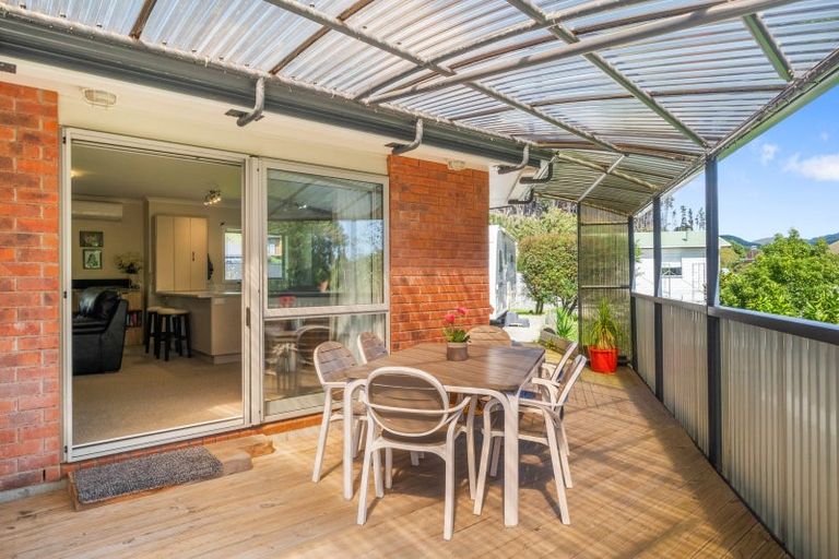 Photo of property in 16 Matuhi Street, Waikanae, 5036