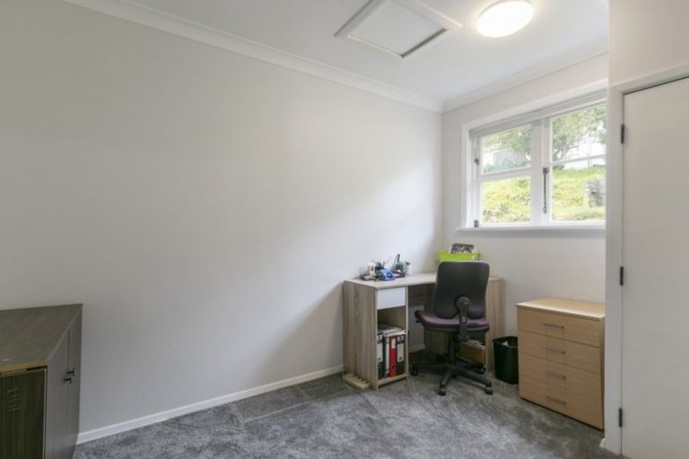 Photo of property in 15 Peel Place, Wainuiomata, Lower Hutt, 5014