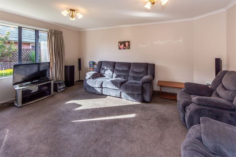 Photo of property in 2/5 Murfitt Place, Sockburn, Christchurch, 8042