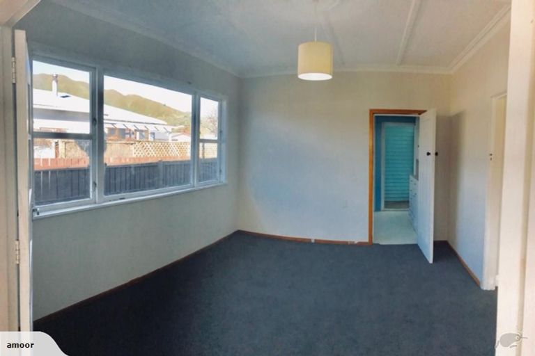 Photo of property in 2 Douglas Street, Waiwhetu, Lower Hutt, 5010
