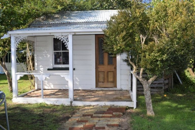 Photo of property in 45 Honi Taipua Street, Manakau, Levin, 5573