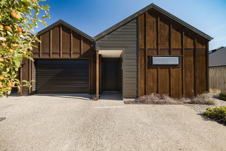 Photo of property in 13 Leicester Street, Jacks Point, 9371