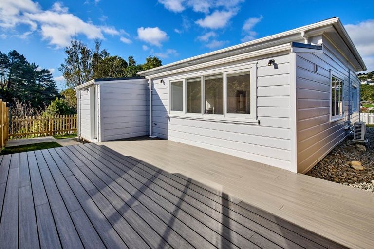 Photo of property in 237 Main Road, Tawa, Wellington, 5028