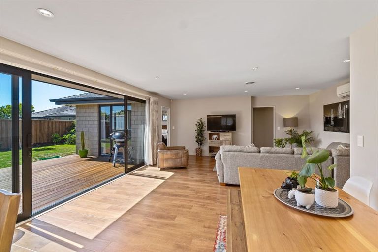 Photo of property in 53 Bradwell Crescent, Halswell, Christchurch, 8025