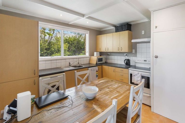 Photo of property in 2/6 Hood Place, Spotswood, New Plymouth, 4310