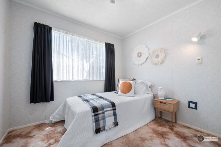 Photo of property in 34 Mcenroe Grove, Naenae, Lower Hutt, 5011