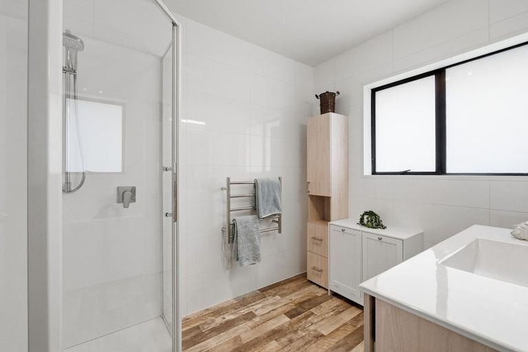 Photo of property in 38 Ngatai Road, Otumoetai, Tauranga, 3110