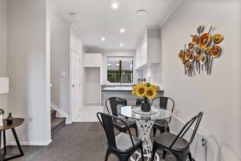 Photo of property in 6/89 Hobsonville Point Road, Hobsonville, Auckland, 0616