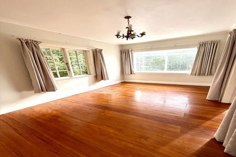 Photo of property in 97 Karori Road, Karori, Wellington, 6012