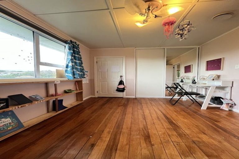 Photo of property in 26 Martin Street, Ranui, Porirua, 5024