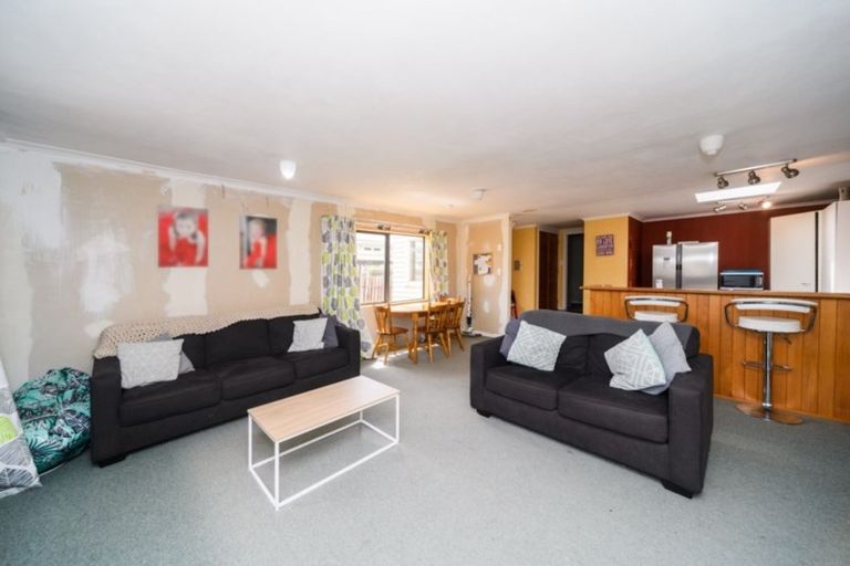 Photo of property in 33 Karina Terrace, Roslyn, Palmerston North, 4414