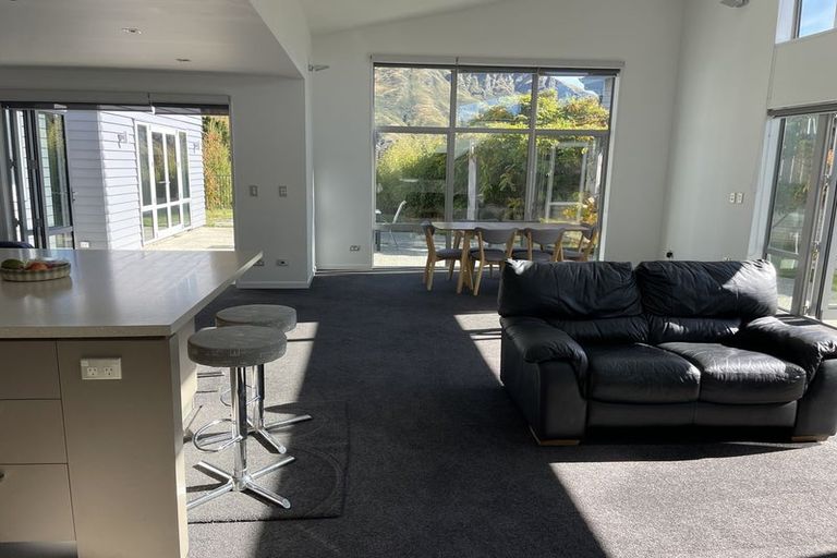 Photo of property in 1 Morning Star Terrace, Arthurs Point, Queenstown, 9371