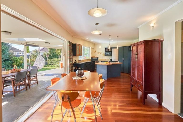 Photo of property in 34 Saint Albans Avenue, Hokowhitu, Palmerston North, 4410