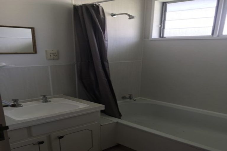 Photo of property in 1/37 Wood Street, Takaro, Palmerston North, 4410