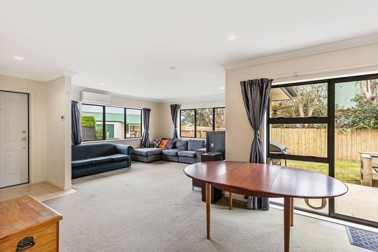 Photo of property in 94 Collingwood Road, Waiuku, 2123