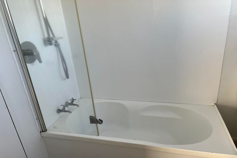 Photo of property in 8d Wainui Road, Waiwhetu, Lower Hutt, 5010